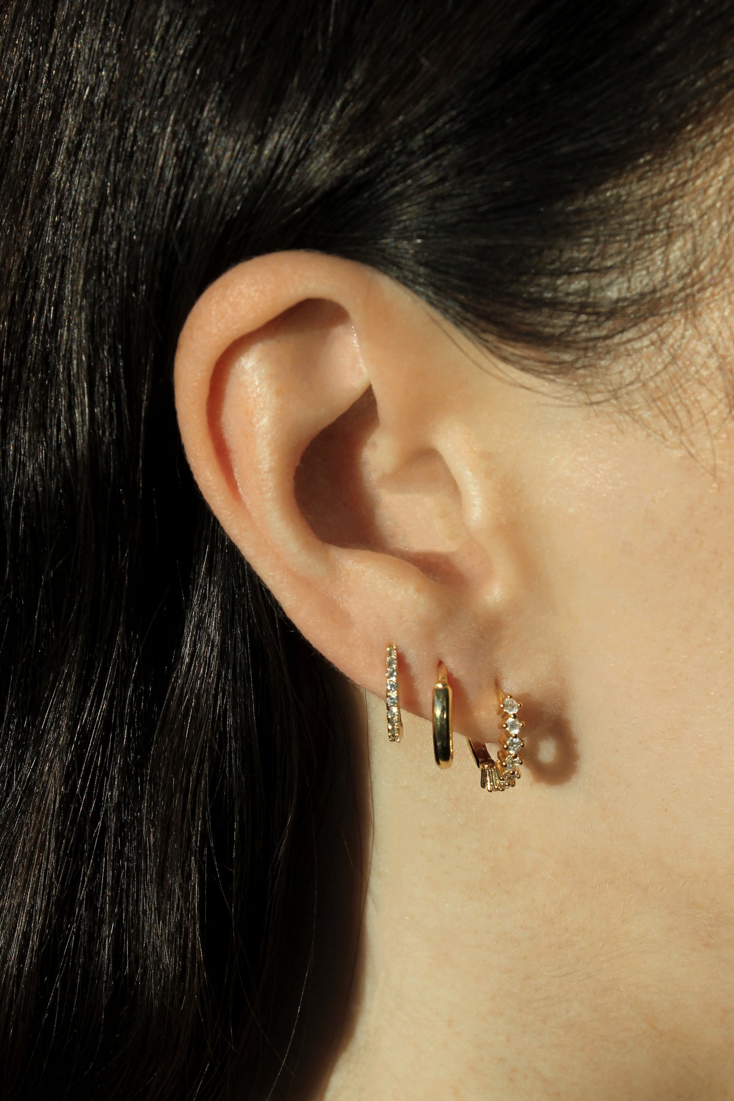 CLASSIC CRYSTAL HUGGIE HOOP EARRINGS GOLD