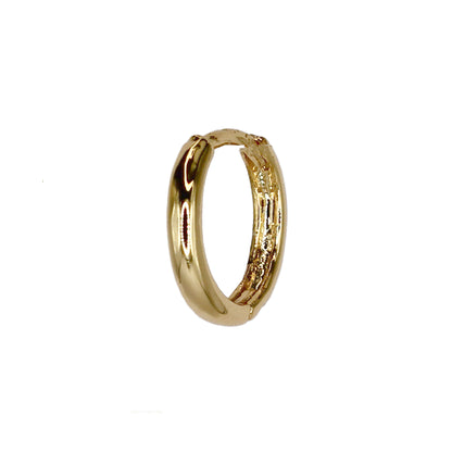 CLASSIC HUGGIE HOOP EARRINGS GOLD