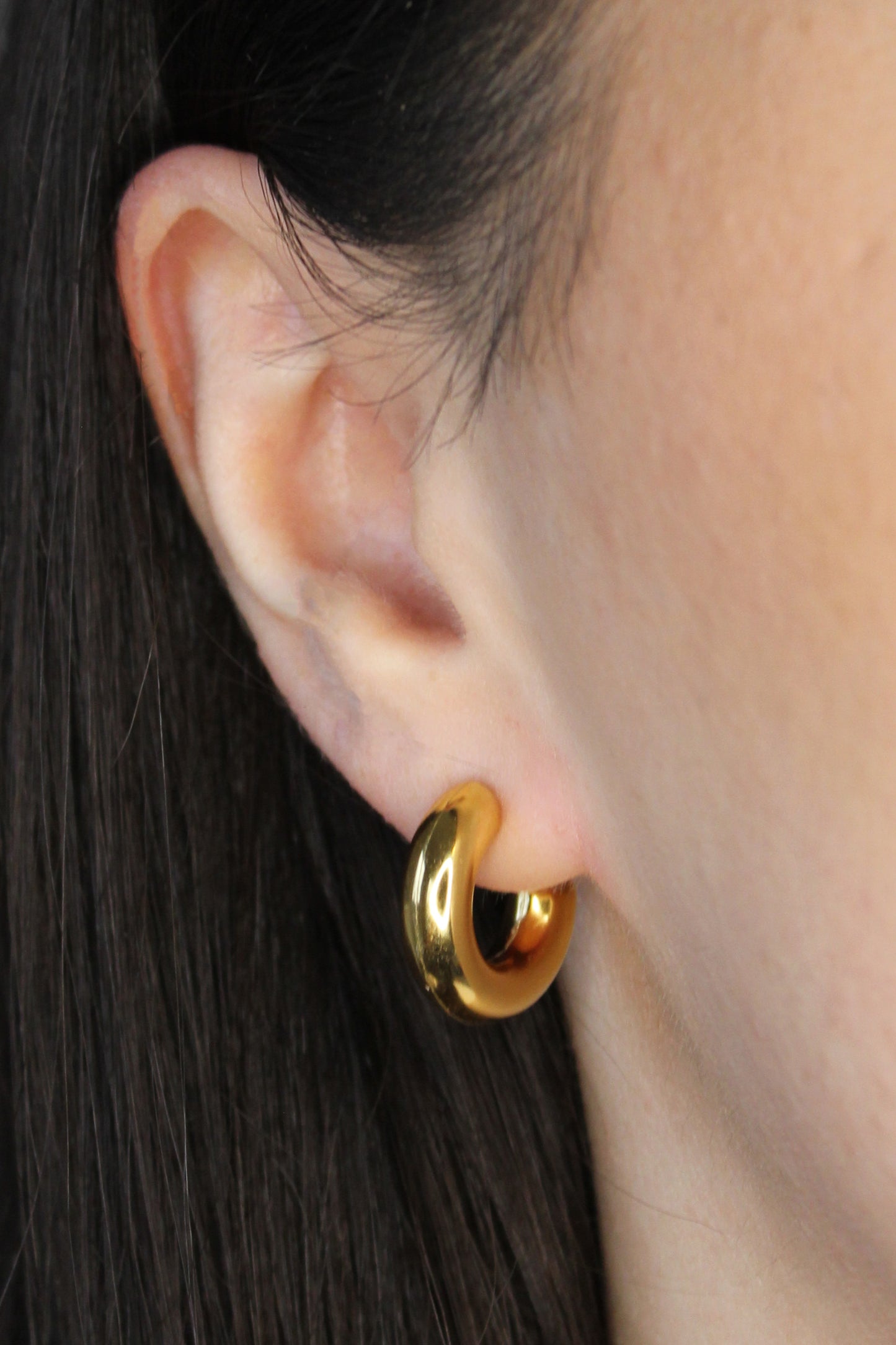 SELENA HOOP EARRINGS IN GOLD