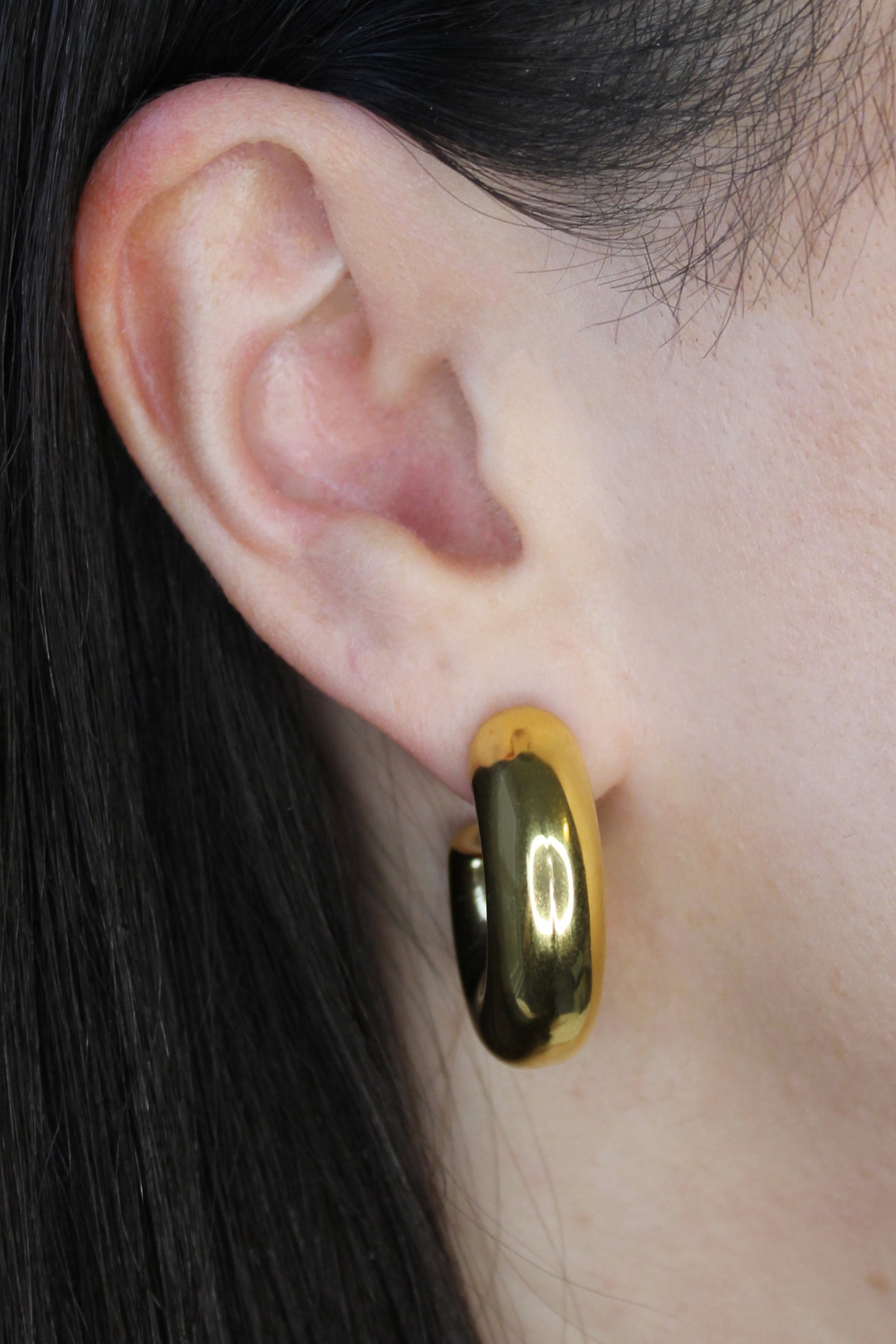 ZOE HOOP EARRINGS IN GOLD